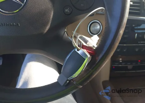 2010 Mercedes-Benz E 550 из США, поврежденный, VIN WDDHF7CB2AA132816